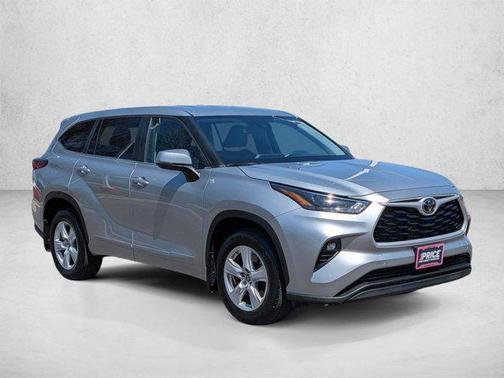 Celestial Silver Metallic 2023 Toyota Highlander LE
