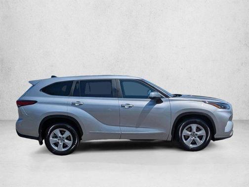 Celestial Silver Metallic 2023 Toyota Highlander LE