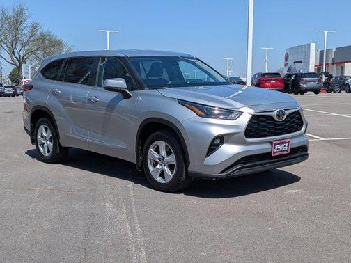 Celestial Silver Metallic 2023 Toyota Highlander LE