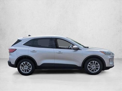 Ingot Silver Metallic 2020 Ford Escape SE