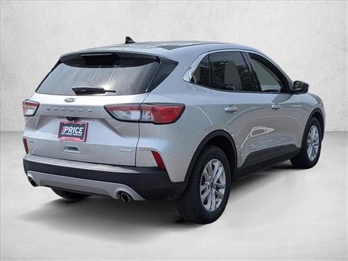 Ingot Silver Metallic 2020 Ford Escape SE