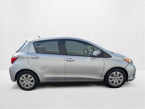 2013 Toyota Yaris LE