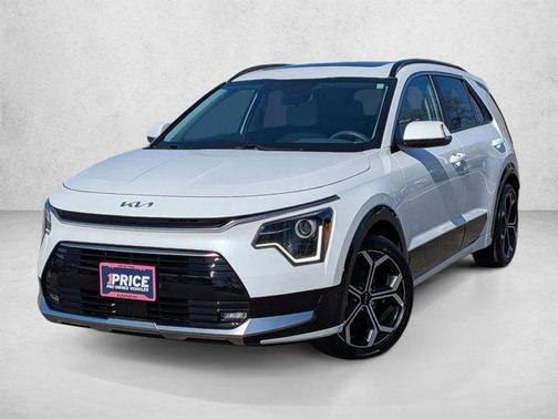 Snow White Pearl 2024 Kia Niro Touring