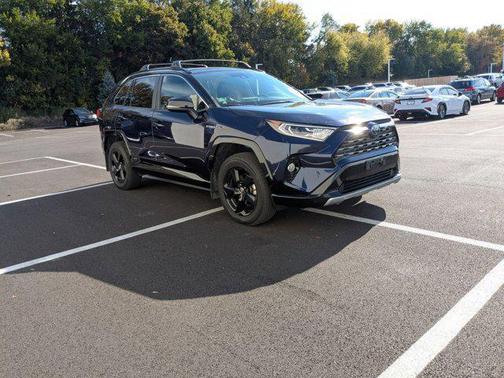 2020 Toyota RAV4 Hybrid SE