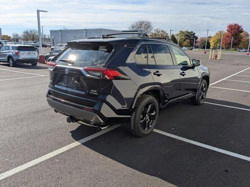 2020 Toyota RAV4 Hybrid SE