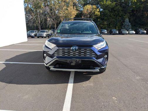 2020 Toyota RAV4 Hybrid SE