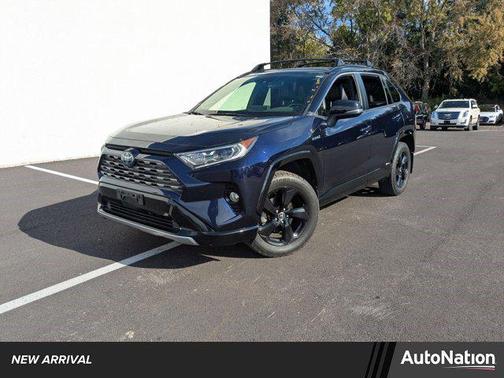 2020 Toyota RAV4 Hybrid SE