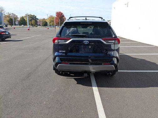 2020 Toyota RAV4 Hybrid SE