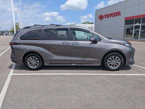 Predawn Gray Mica 2022 Toyota Sienna XLE