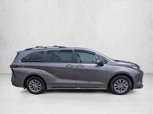 Predawn Gray Mica 2022 Toyota Sienna XLE