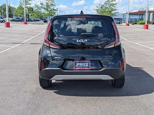 Fusion Black 2024 Kia Soul LX