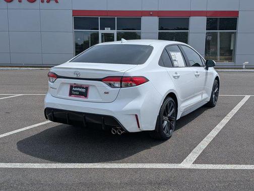 Ice Cap 2026 Toyota Corolla SE