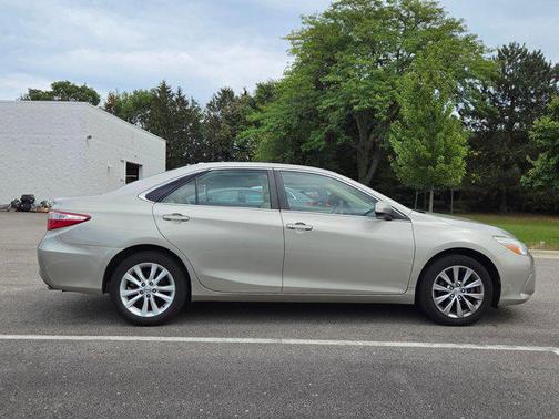 Tan/Brown 2016 Toyota Camry XLE