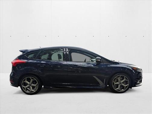 2016 Ford Focus ST 