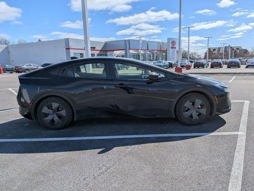 2025 Toyota Prius LE