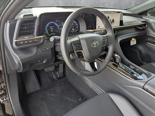 2025 Toyota Crown Signia XLE