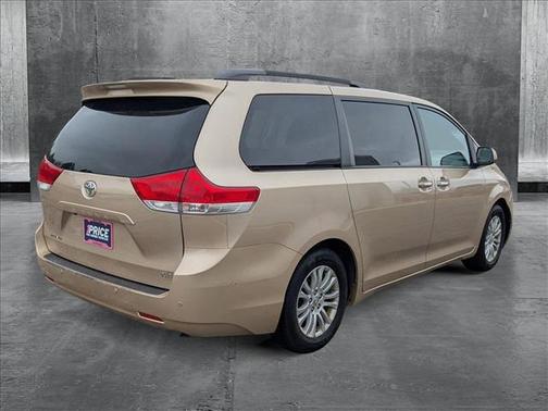2013 Toyota Sienna XLE