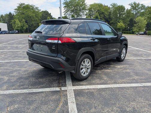 2024 Toyota Corolla Cross LE