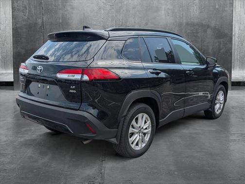 2024 Toyota Corolla Cross LE
