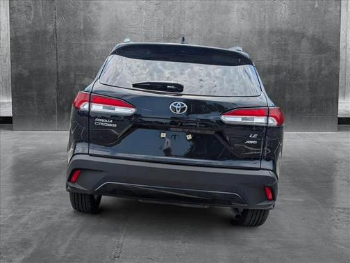 2024 Toyota Corolla Cross LE