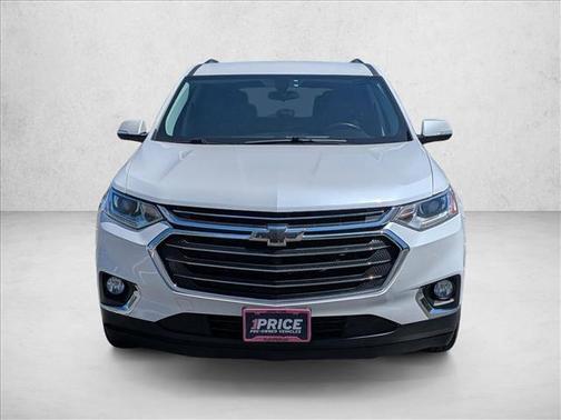 Iridescent Pearl Tricoat 2018 Chevrolet Traverse LT Cloth