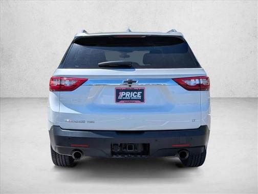 Iridescent Pearl Tricoat 2018 Chevrolet Traverse LT Cloth