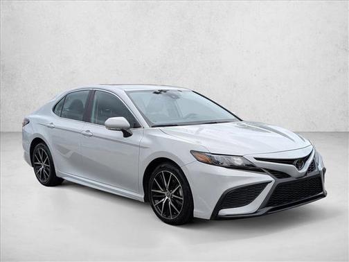 Ice Cap 2024 Toyota Camry SE