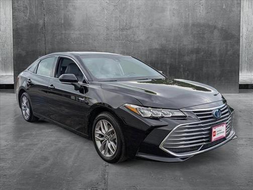 2021 Toyota Avalon Hybrid XLE