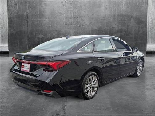 2021 Toyota Avalon Hybrid XLE