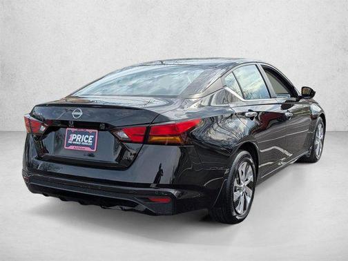 Super Black 2023 Nissan Altima S FWD