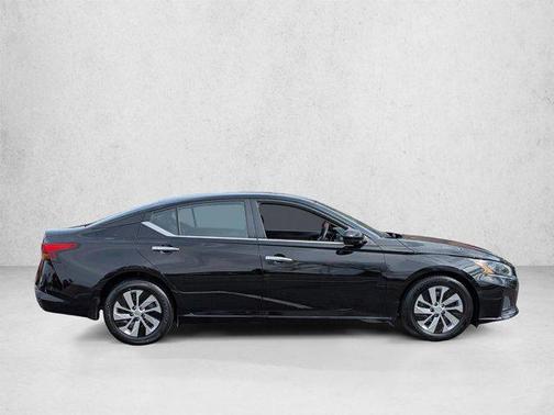 Super Black 2023 Nissan Altima S FWD
