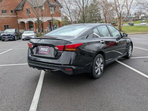 Super Black 2023 Nissan Altima S FWD