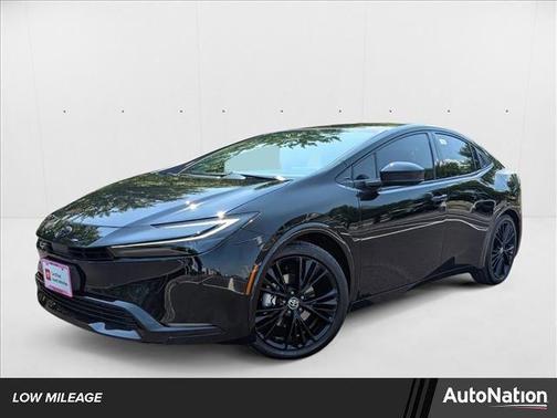 2025 Toyota Prius L
