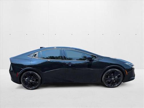 2025 Toyota Prius L