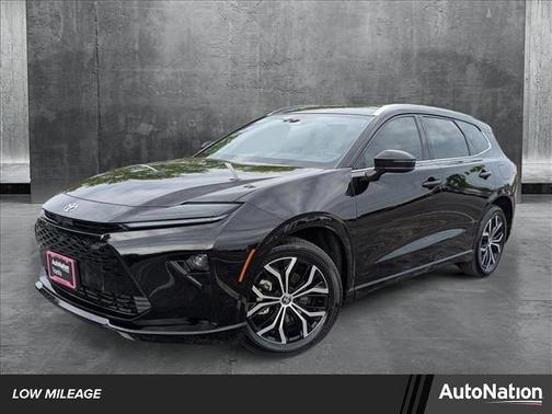 2025 Toyota Crown Signia XLE