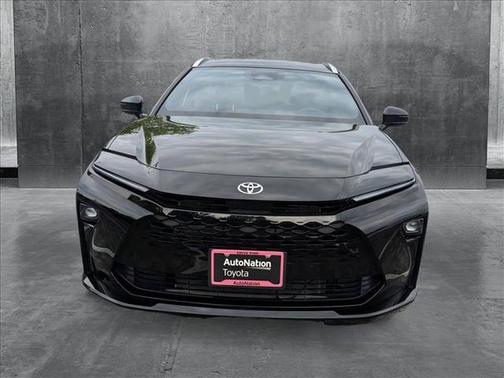 2025 Toyota Crown Signia XLE