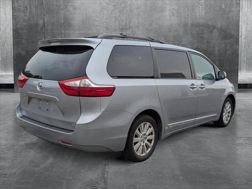 2015 Toyota Sienna XLE