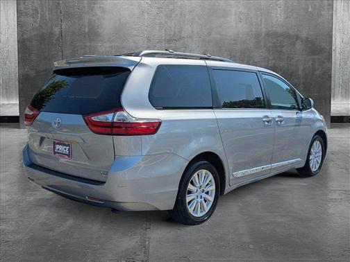 2015 Toyota Sienna XLE