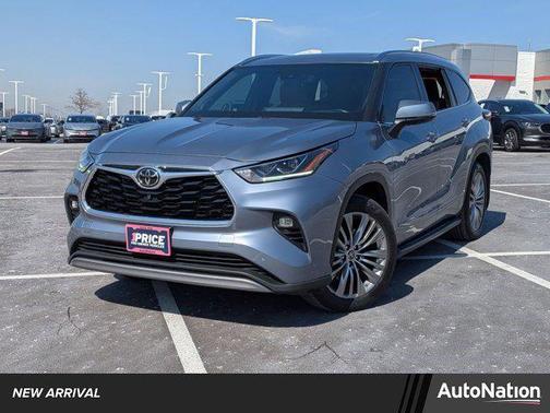 2022 Toyota Highlander Platinum