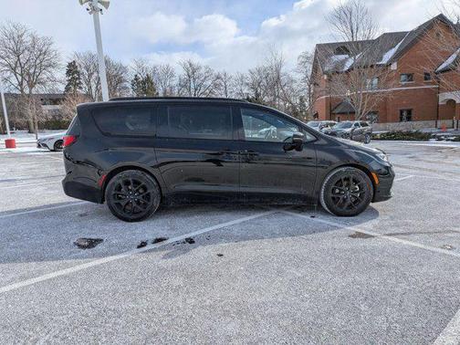 2025 Chrysler Pacifica Limited