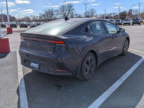 2025 Toyota Prius LE