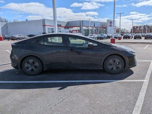 2025 Toyota Prius LE