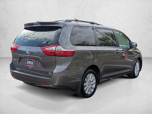 2016 Toyota Sienna XLE