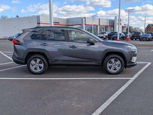 2025 Toyota RAV4 Hybrid LE