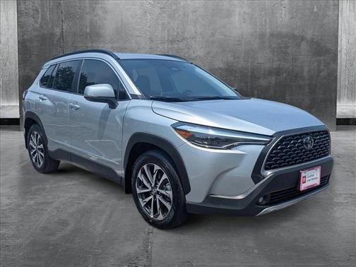 2024 Toyota Corolla Cross XLE