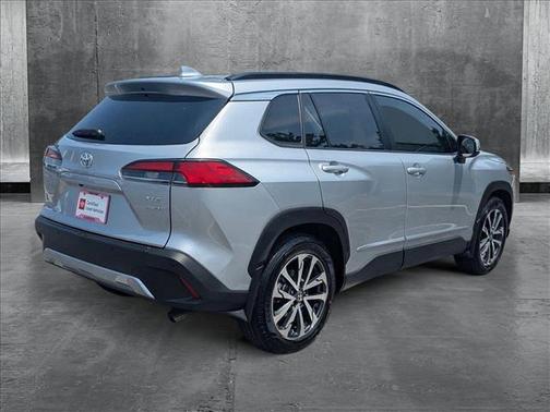 2024 Toyota Corolla Cross XLE