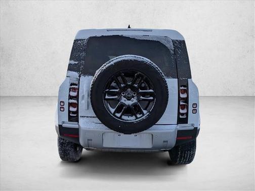 2025 Land Rover Defender 110 P300