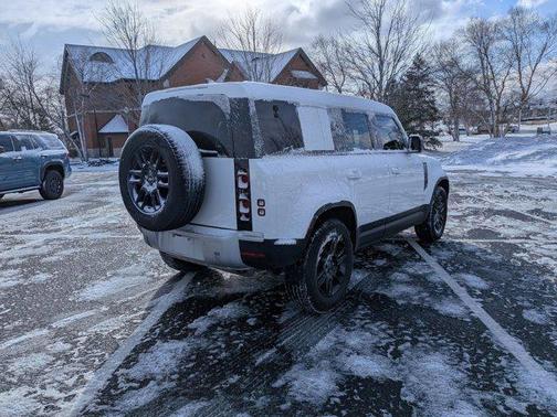 2025 Land Rover Defender 110 P300
