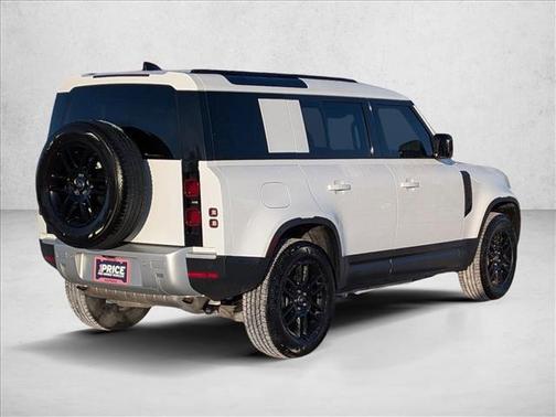 2025 Land Rover Defender 110 P300