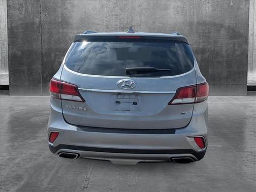 2017 Hyundai SANTA FE SE